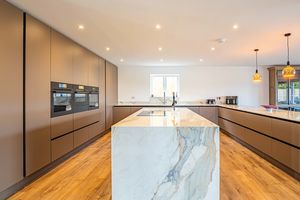 Kitchen- click for photo gallery